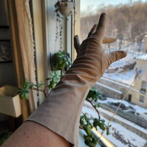 Vintage Eaton’s Beige-Rosé Long Evening Gloves – Sz 7½